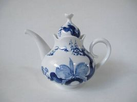 meissen-bluepot1.jpg